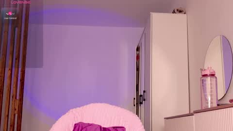 Julia 3 online show from 04-13-26, 03:39