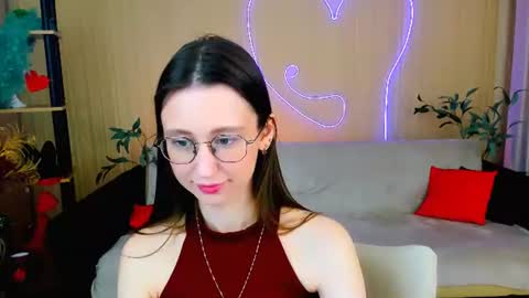 Snapshot of yourlovelystoryy chatting on 06-27-26, 12:33 Vetta online show from 06-27-26, 12:33