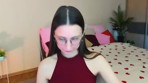 Snapshot of yourlovelystoryy chatting on 07-03-26, 12:22 Vetta online show from 07-03-26, 12:22