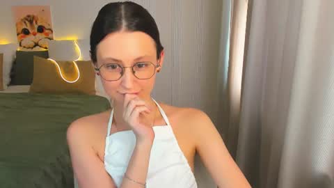 Snapshot of yourlovelystoryy chatting on 07-08-26, 12:20 Vetta online show from 07-08-26, 12:20