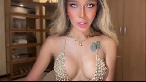 Pearl online show from 11-21-25, 06:34