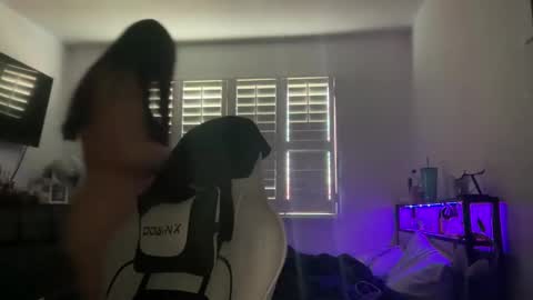 yourmila1 online show from 02-22-26, 11:03