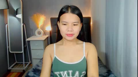 Snapshot of yourmissingprincess chatting on 12-17-25, 02:50 yourmissingprincess online show from 12-17-25, 02:50