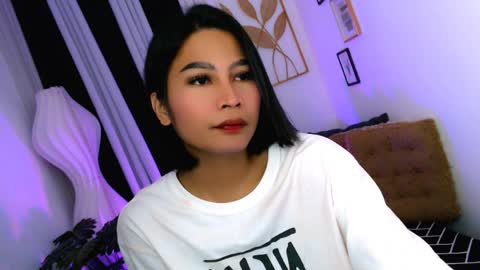 yourprettybella_ts online show from 05-22-26, 10:43