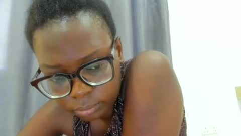 yours_ellah online show from 06-24-26, 04:55