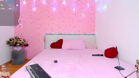 Snapshot of yours_lisa chatting on 12-16-24, 06:10 online show from 12-16-24, 06:10