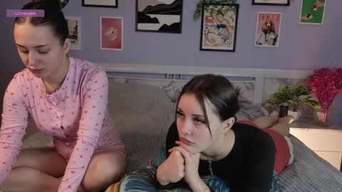 Snapshot of yoursecretplessure chatting on 11-25-25, 04:01 yoursecretplessure online show from 11-25-25, 04:01