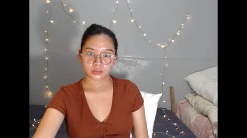 yoursexy_reb online show from 12-17-25, 04:02