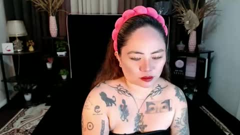 Snapshot of yoursweet_amara chatting on 04-29-26, 12:27 AMARA online show from 04-29-26, 12:27
