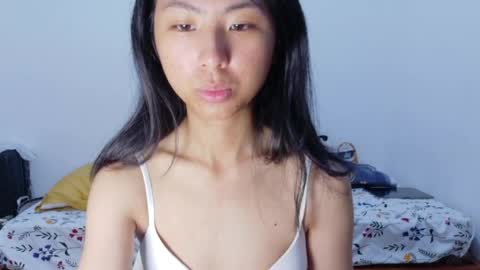 Snapshot of yoursweetestkiwi chatting on 04-22-26, 02:36 Kiwi online show from 04-22-26, 02:36