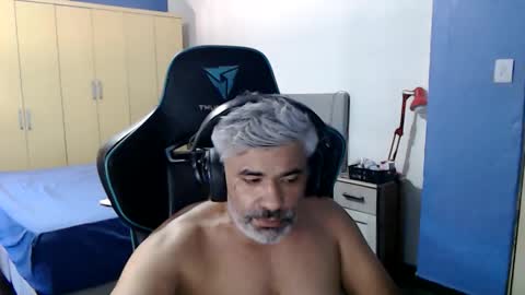 Snapshot of yourtoytoyoumaster3 chatting on 12-19-25, 06:26 yourtoytoyoumaster3 online show from 12-19-25, 06:26