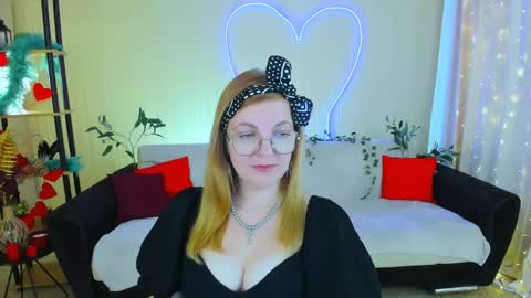 Snapshot of youruniverser chatting on 05-16-26, 10:36 Alice online show from 05-16-26, 10:36