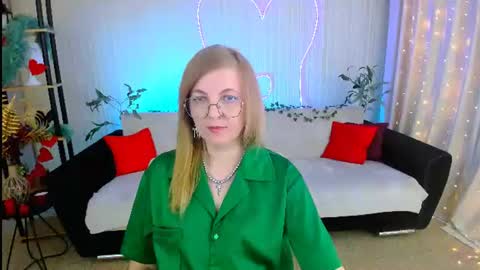 Snapshot of youruniverser chatting on 06-16-26, 09:23 Alice online show from 06-16-26, 09:23