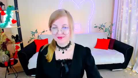 Snapshot of youruniverser chatting on 06-27-26, 04:39 Alice online show from 06-27-26, 04:39