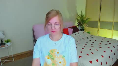 Snapshot of youruniverser chatting on 07-12-26, 09:22 Alice online show from 07-12-26, 09:22