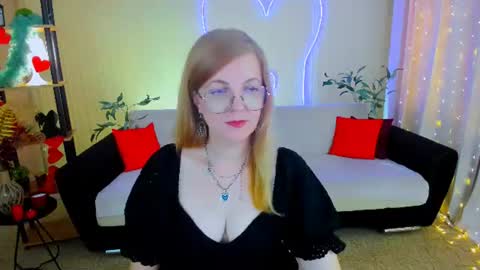 Snapshot of youruniverser chatting on 07-14-26, 10:32 Alice online show from 07-14-26, 10:32