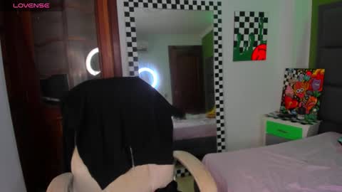 Snapshot of yourvirtualgirlfriennd chatting on 03-26-26, 06:08 GI online show from 03-26-26, 06:08