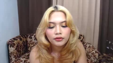 Snapshot of youungsextdeity chatting on 05-22-26, 10:43 cathy online show from 05-22-26, 10:43