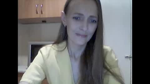 Snapshot of youur_light chatting on 12-02-25, 07:53 Youur light online show from 12-02-25, 07:53