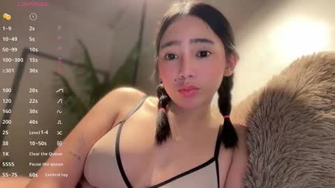 YowgineTheGreat online show from 10-24-25, 10:33