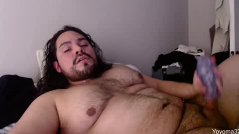 Snapshot of yoyoma32 chatting on 11-22-25, 05:45 Jorge online show from 11-22-25, 05:45