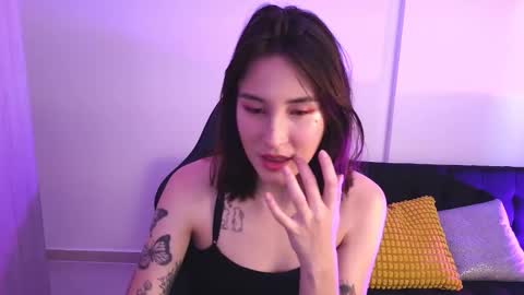 Yulienne online show from 11-28-25, 09:28