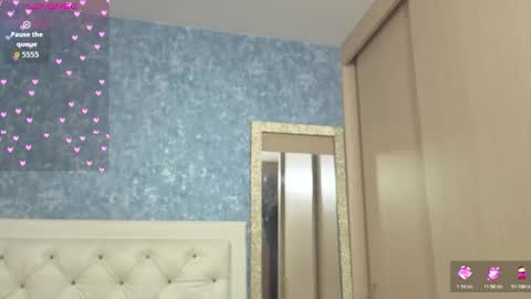 Snapshot of yulissa_girls chatting on 10-25-25, 11:51 yulissa_girls online show from 10-25-25, 11:51