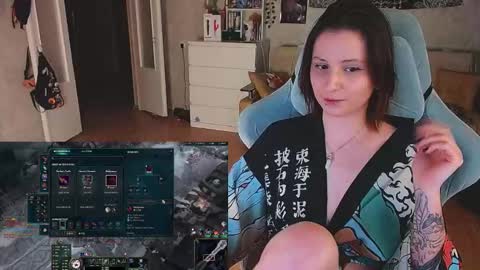 Snapshot of yum_neko_chan chatting on 01-16-25, 07:10 Kris online show from 01-16-25, 07:10