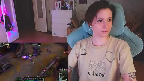 Snapshot of yum_neko_chan chatting on 02-06-25, 07:40 Kris online show from 02-06-25, 07:40