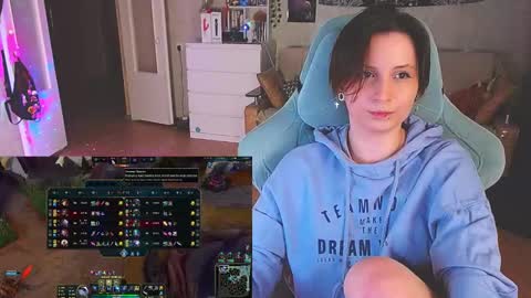 Snapshot of yum_neko_chan chatting on 02-11-25, 07:16 Kris online show from 02-11-25, 07:16