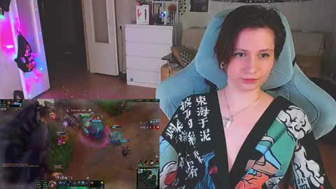 Snapshot of yum_neko_chan chatting on 02-19-25, 08:10 Kris online show from 02-19-25, 08:10