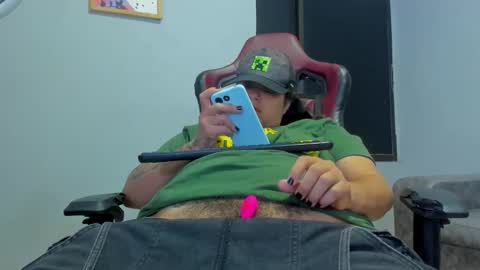 Snowflake online show from 09-21-25, 03:46