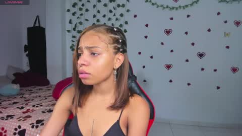 yumi_hanna online show from 04-27-26, 01:58