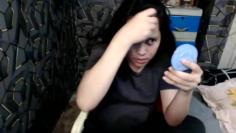 yumi online show from 10-16-25, 10:33