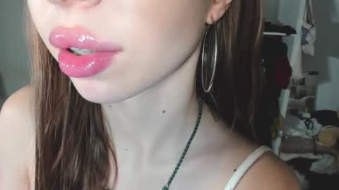 Snapshot of yumm__ chatting on 12-19-24, 01:18 Im away next stream September 10 at 1400 Moscow time online show from 12-19-24, 01:18