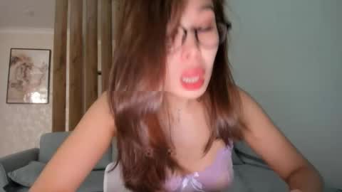 Yumi online show from 12-05-25, 06:33