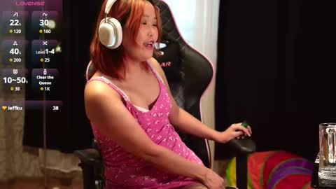 Chimi online show from 11-22-25, 03:49