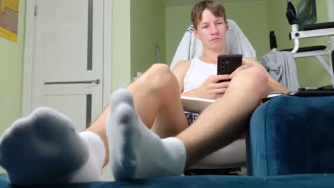 Snapshot of yummyalexxx chatting on 11-16-25, 01:49 Alex online show from 11-16-25, 01:49