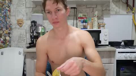 Snapshot of yummyalexxx chatting on 11-29-25, 01:58 Alex online show from 11-29-25, 01:58