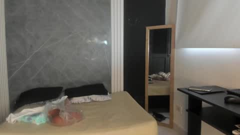 Snapshot of yummyduo chatting on 01-28-25, 12:00 Yummyduo online show from 01-28-25, 12:00