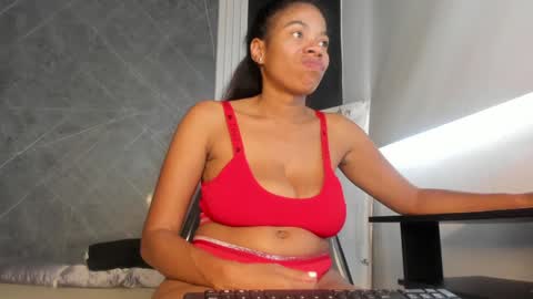 Snapshot of yummyduo chatting on 01-28-25, 06:07 Yummyduo online show from 01-28-25, 06:07