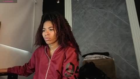 Snapshot of yummyduo chatting on 10-21-25, 12:17 Yummyduo online show from 10-21-25, 12:17