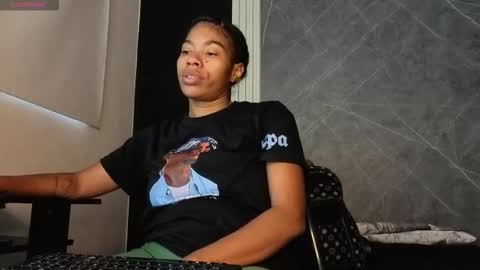 Snapshot of yummyduo chatting on 11-04-25, 12:04 Yummyduo online show from 11-04-25, 12:04