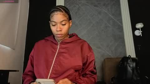 Snapshot of yummyduo chatting on 11-12-25, 12:05 Yummyduo online show from 11-12-25, 12:05