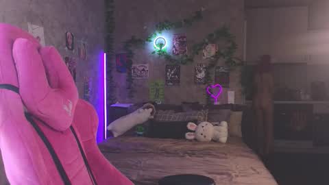 Lisa online show from 10-04-25, 07:34