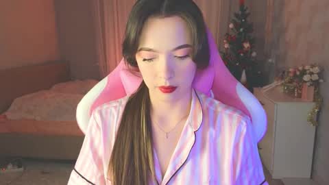 Yuna online show from 12-20-25, 01:56