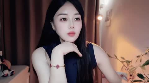 Snapshot of yuner0715 chatting on 06-30-26, 08:15 YunEr online show from 06-30-26, 08:15