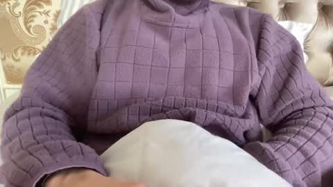 Snapshot of yungbull06 chatting on 12-01-24, 04:29 Yung Bull online show from 12-01-24, 04:29