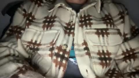 Snapshot of yungbull06 chatting on 11-09-25, 04:00 Yung Bull online show from 11-09-25, 04:00