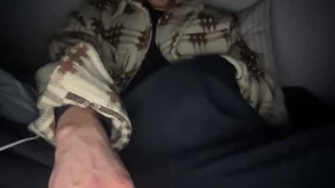 Snapshot of yungbull06 chatting on 12-01-25, 05:01 Yung Bull online show from 12-01-25, 05:01